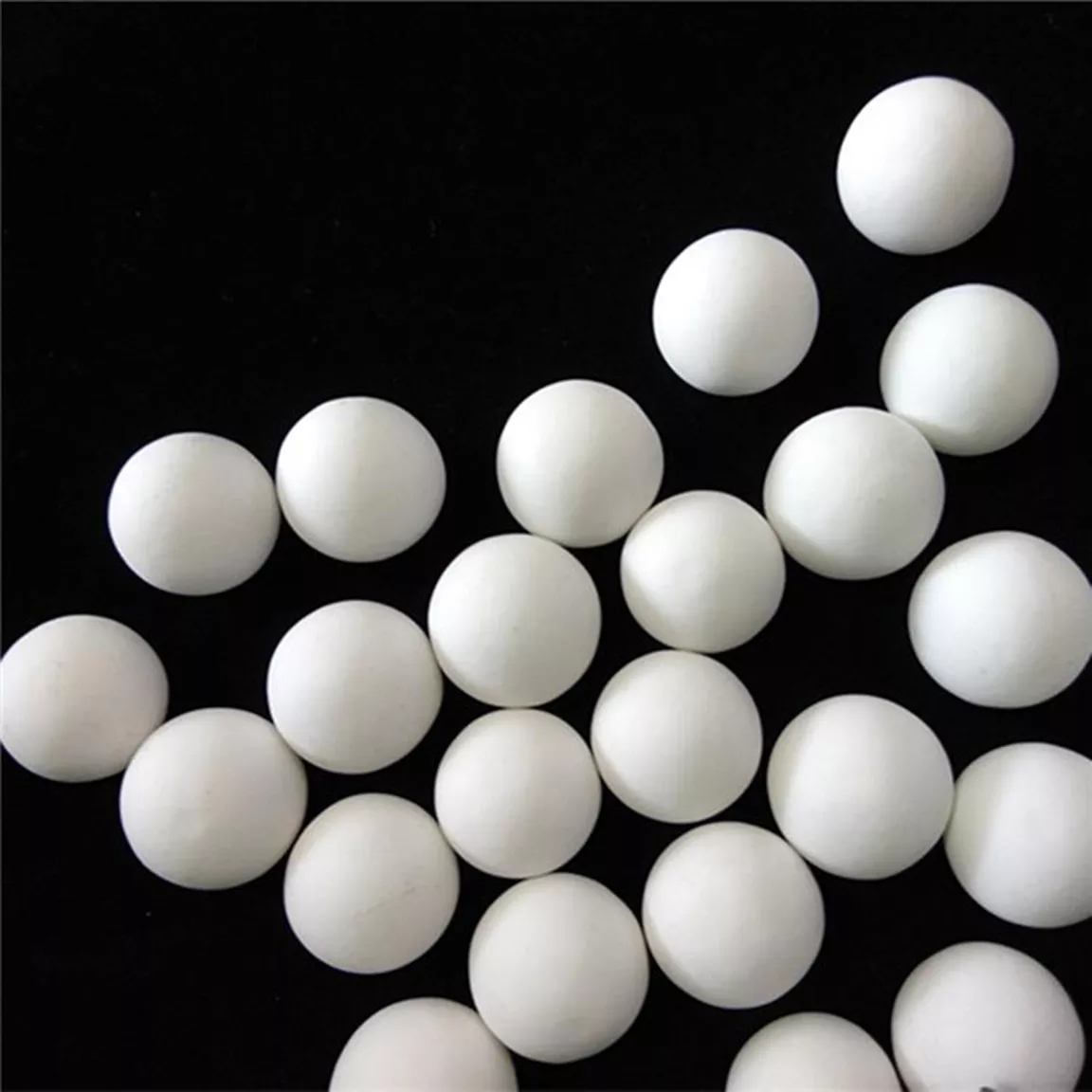 Exploring the Utilization of Ceramic Alumina Balls in Milling and Grinding Equipment