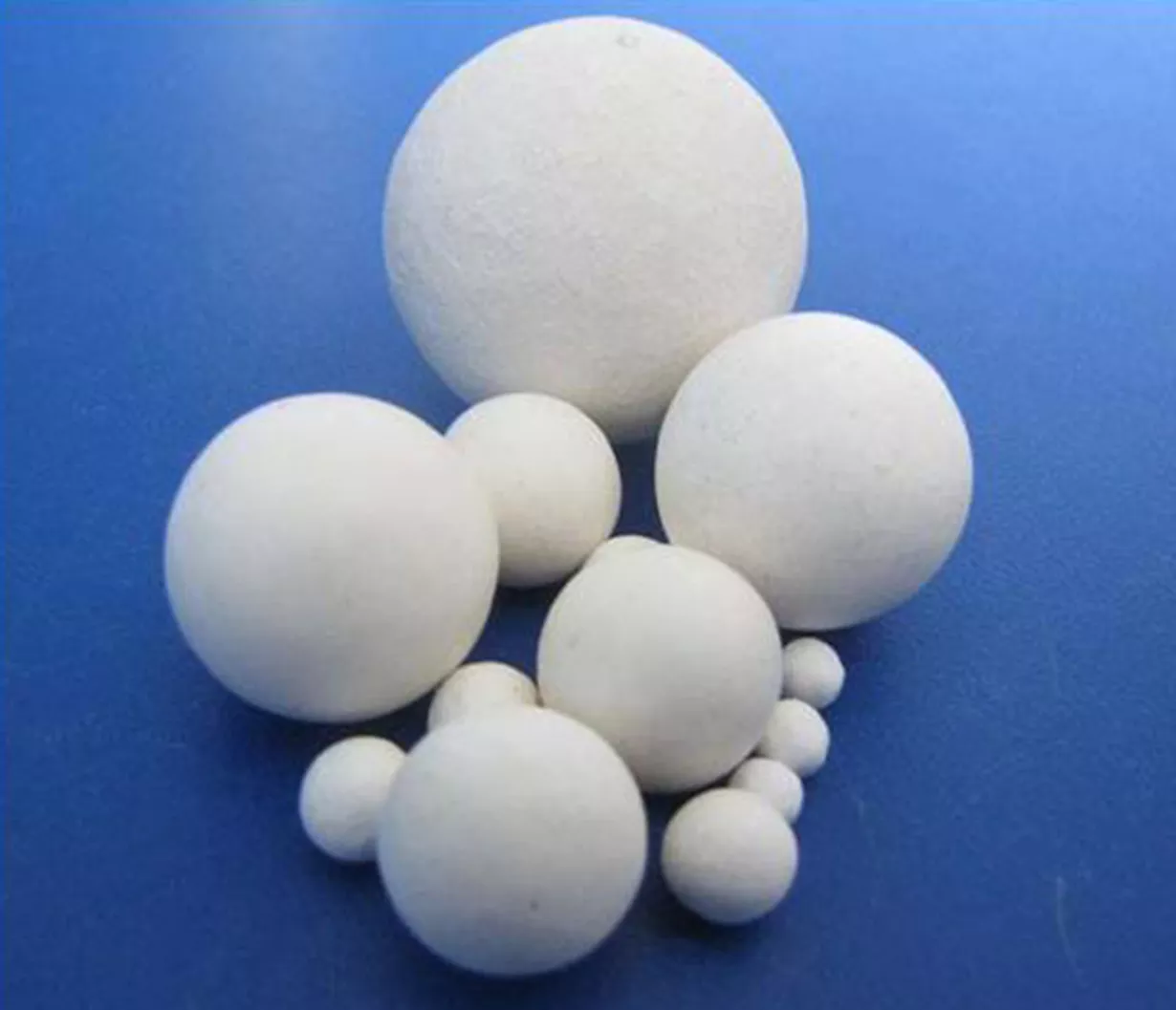 Are ceramic alumina balls suitable for ultrafine grinding?