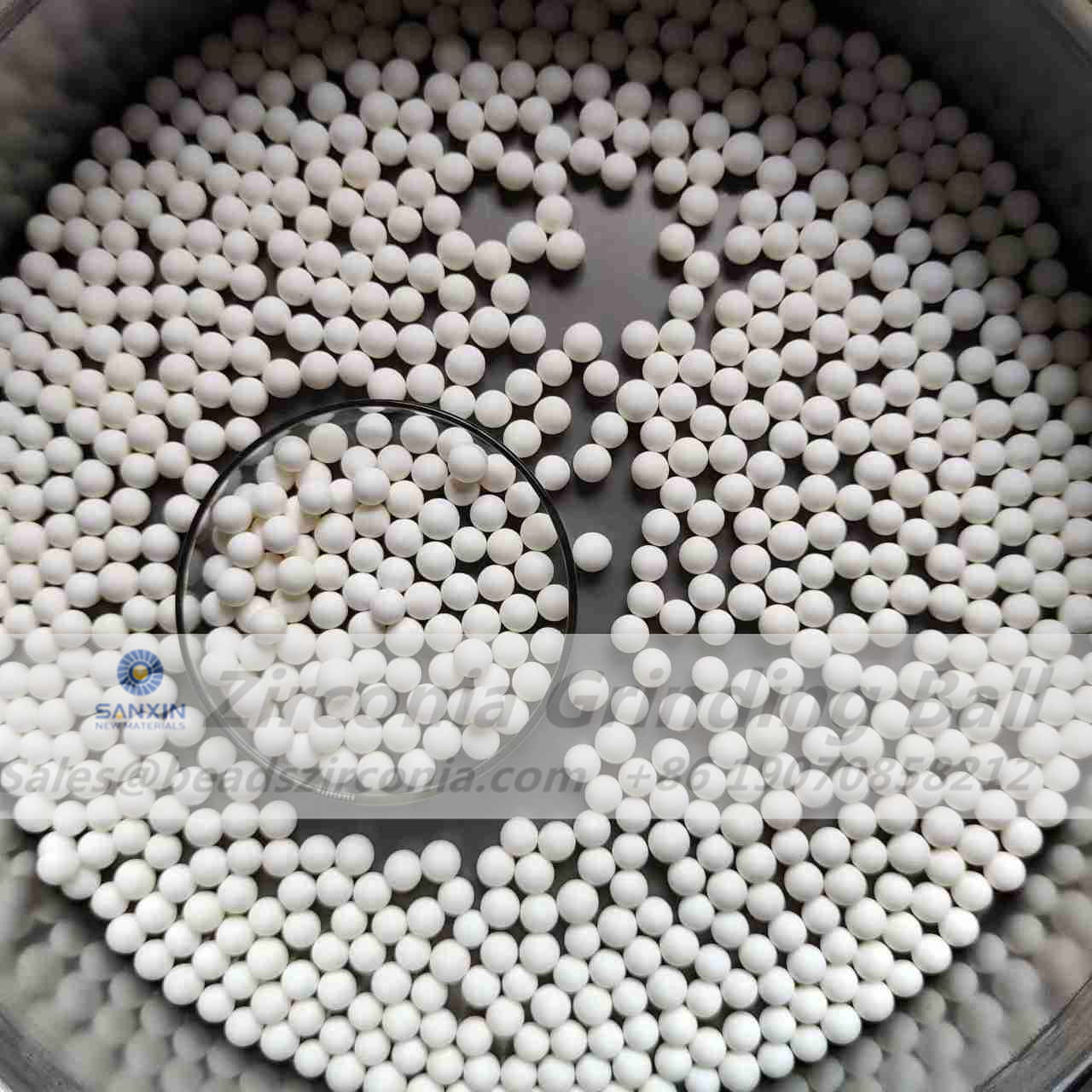 4N 99.99% Alumina Grinding Ball